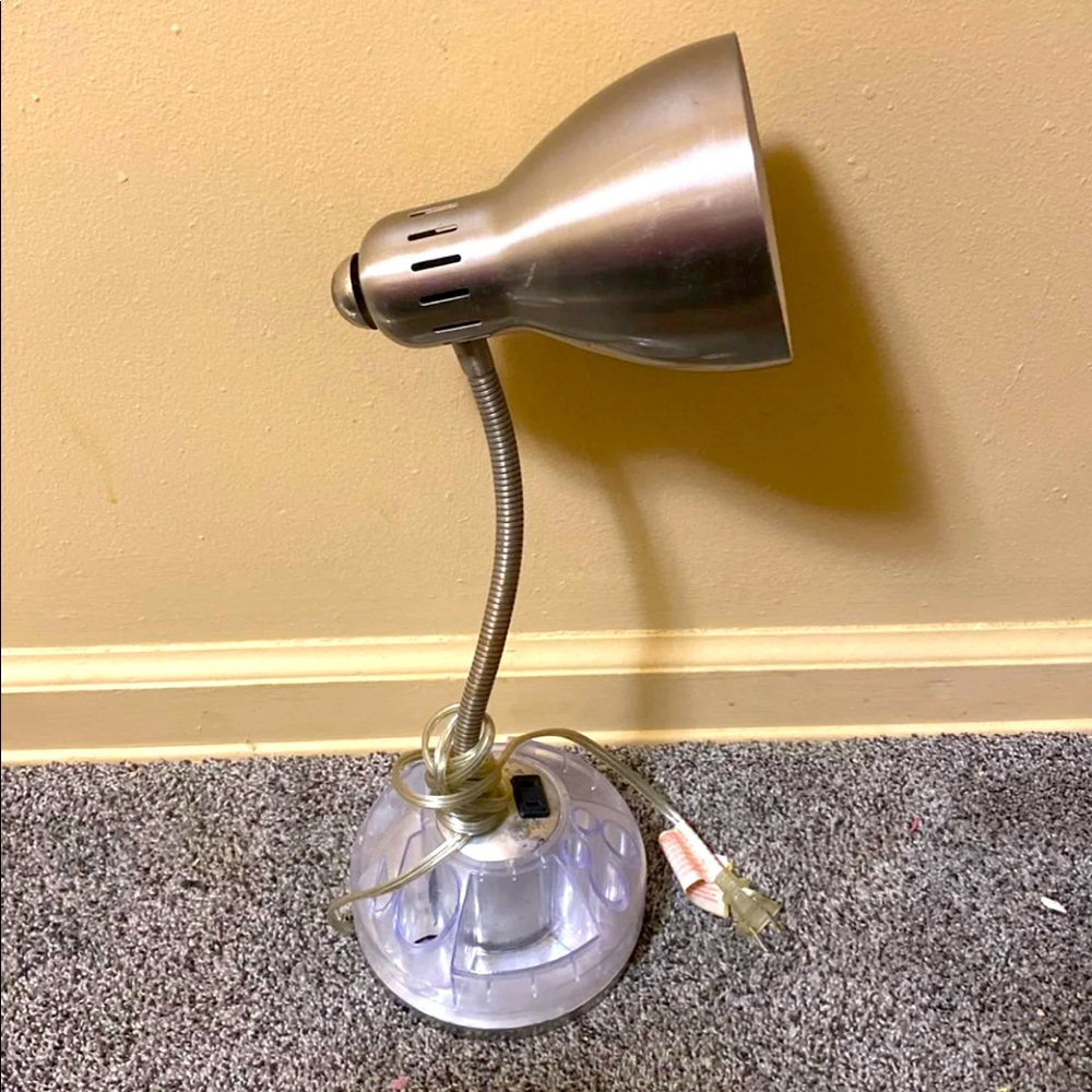 Table lamp